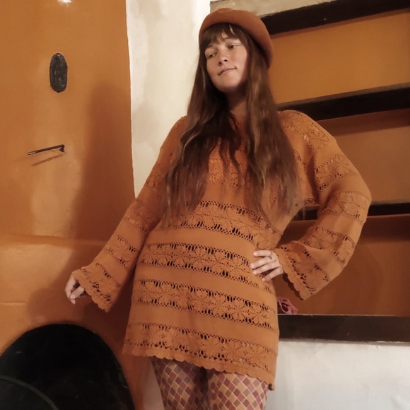 Meet your Posher, Jenn - Picture 2 of 3